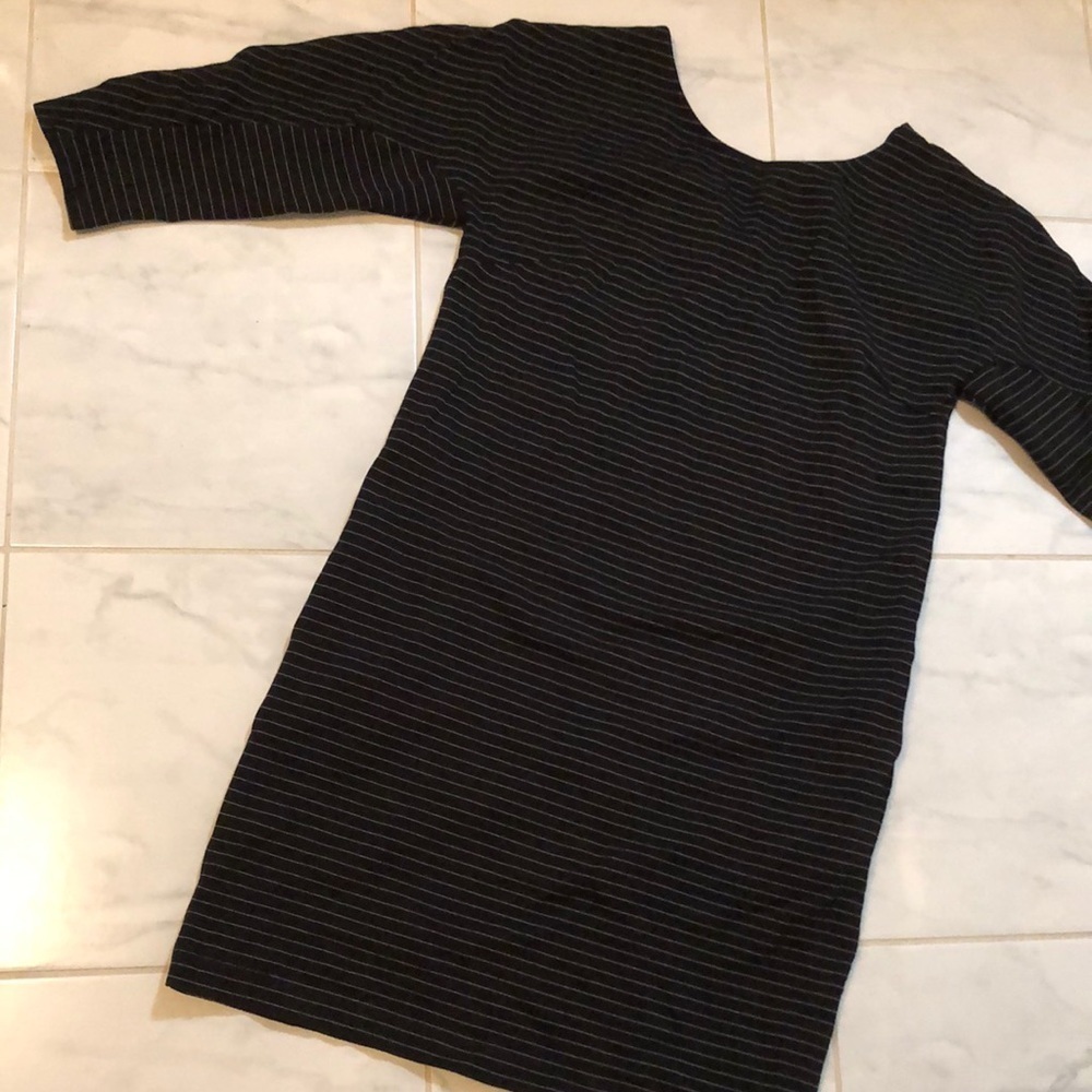 Camber & Grace black striped stretchy dress. Pockets! EUC!